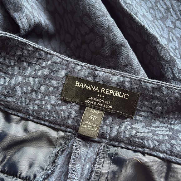 Banana Republic Cropped Dress Pants | Textured Navy | Size 4P - Picture 5 of 7